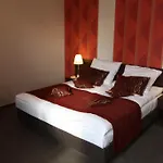 Kosmonauty Wroclaw-airport Hotel Wroclaw