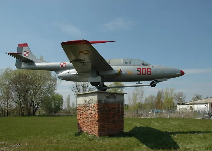 Kosmonauty Wroclaw-airport 호텔 3*