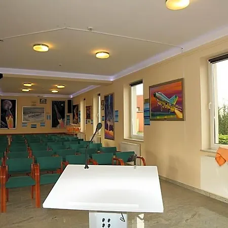 Hotel Kosmonauty Wroclaw-airport 3*