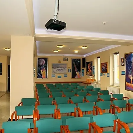 Kosmonauty Wroclaw-airport Hotel 3*