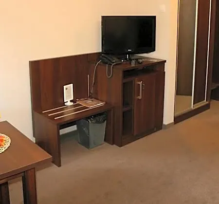 Hotel Kosmonauty Wroclaw-airport 3*