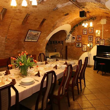 Kosmonauty Wroclaw-airport Hotel Breslau